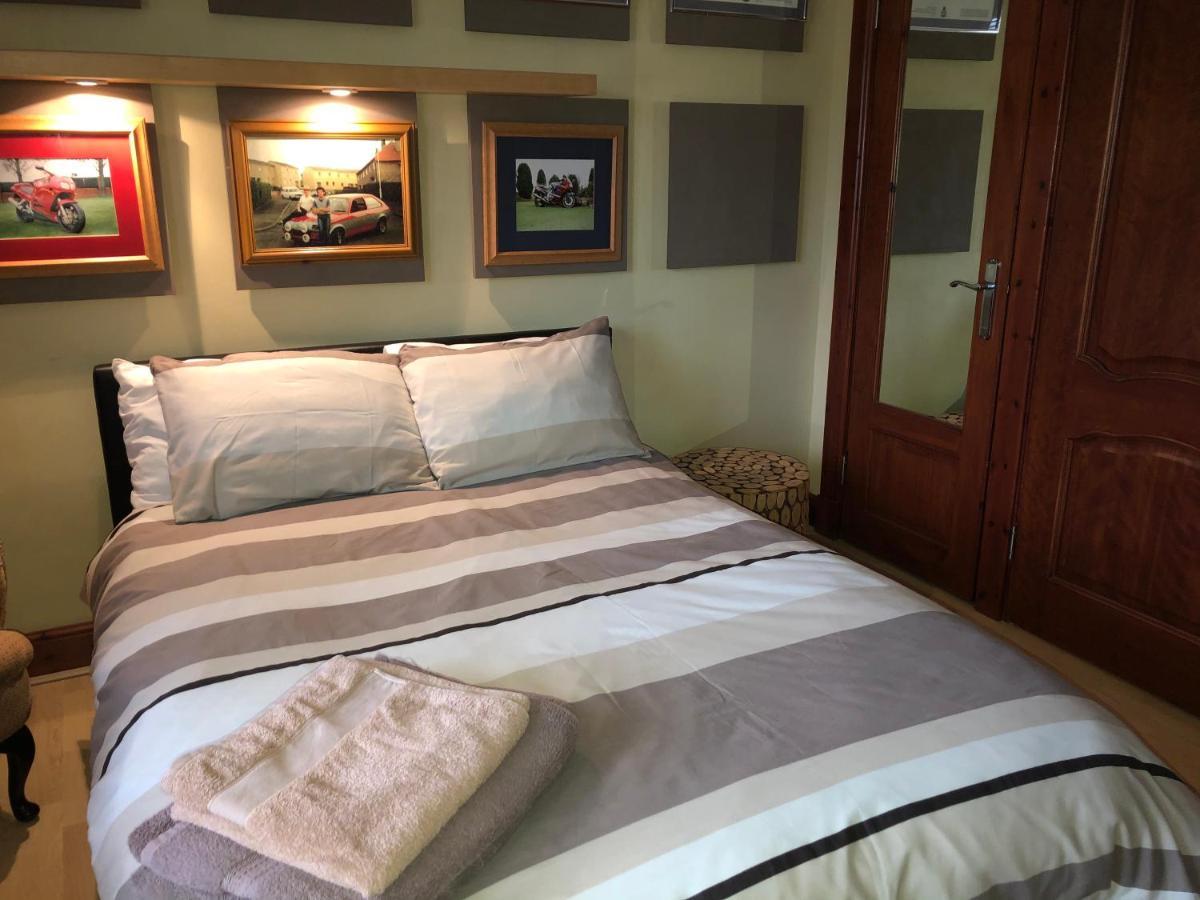 Tranquil Accommodation In A Great Location. Lanark Extérieur photo